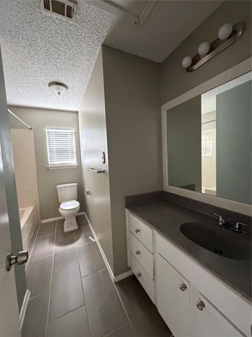 5305 Indio CV D, Austin, TX 78745