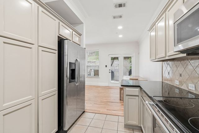 2117 Parkview, Carrollton, TX 75006