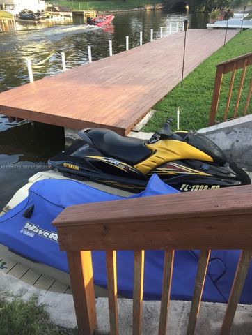 17831 NW 84th Ct, Miami, FL 33015