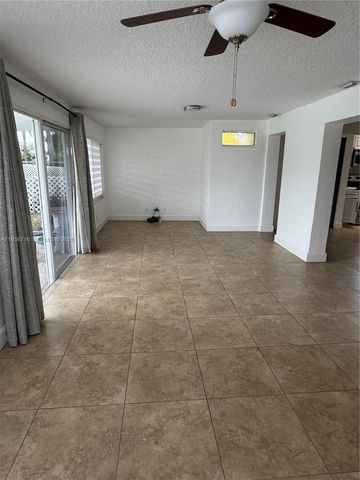 17831 NW 84th Ct, Miami, FL 33015