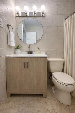 17831 NW 84th Ct, Miami, FL 33015