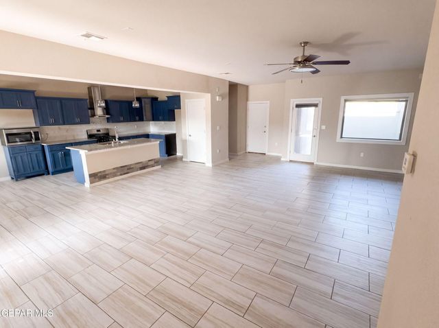 2801 MARIA CASAS Street, El Paso, TX 79938