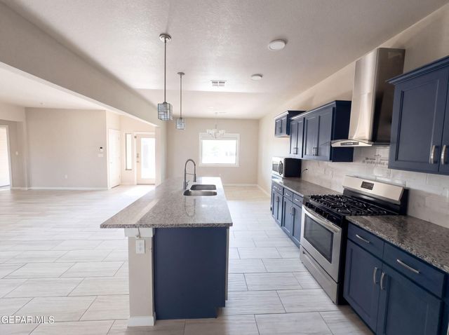 2801 MARIA CASAS Street, El Paso, TX 79938