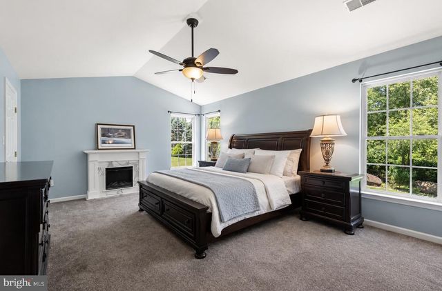2 HUNTINGTON CT, Upper Chichester, PA 19061