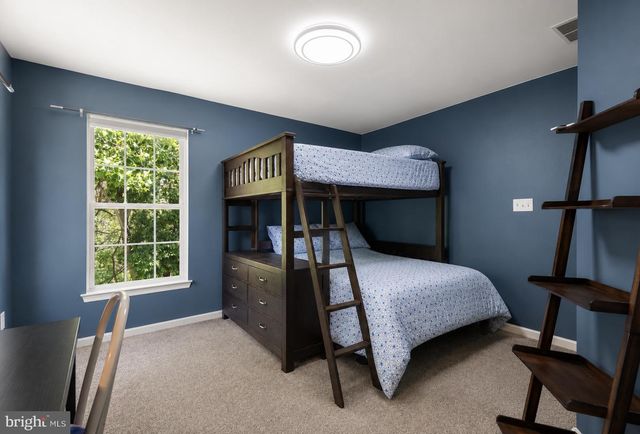2 HUNTINGTON CT, Upper Chichester, PA 19061