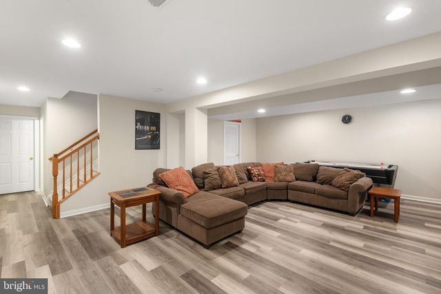 2 HUNTINGTON CT, Upper Chichester, PA 19061