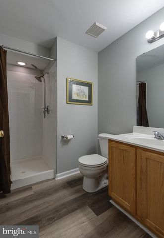 2 HUNTINGTON CT, Upper Chichester, PA 19061
