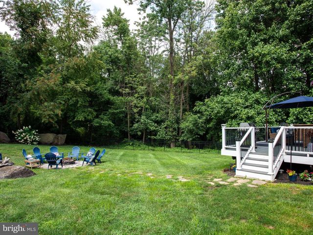 2 HUNTINGTON CT, Upper Chichester, PA 19061