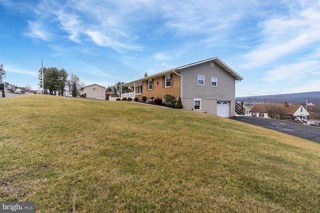 55 MAPLE AVE, Lehighton, PA 18235