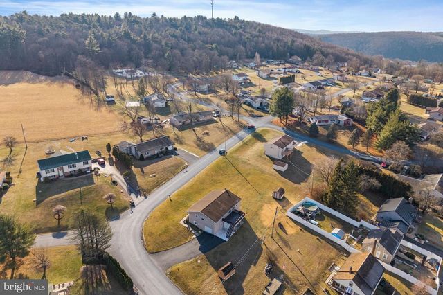 55 MAPLE AVE, Lehighton, PA 18235