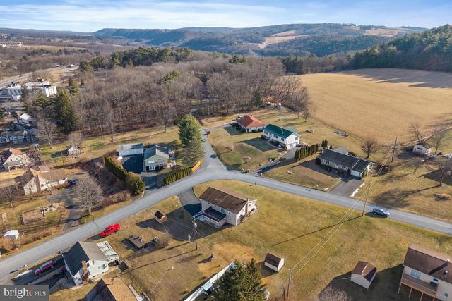 55 MAPLE AVE, Lehighton, PA 18235