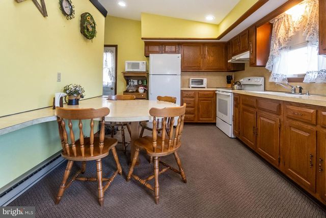 55 MAPLE AVE, Lehighton, PA 18235