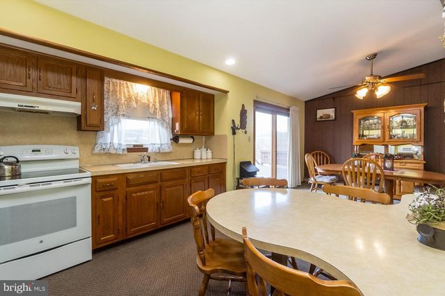 55 MAPLE AVE, Lehighton, PA 18235