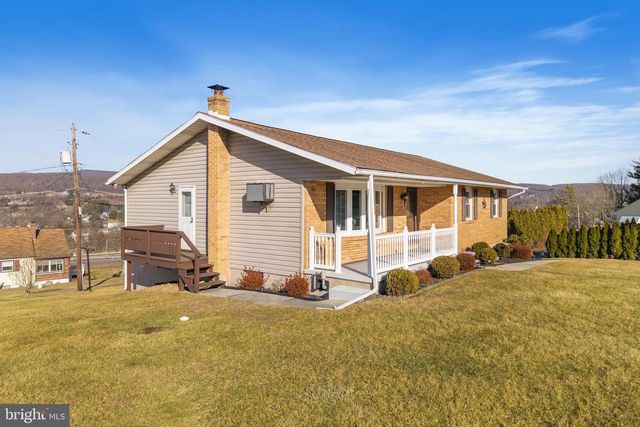 55 MAPLE AVE, Lehighton, PA 18235