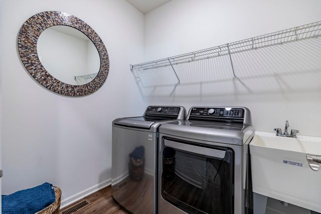 10461 Pine Lane, St. John, IN 46373