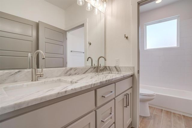 5618 Oaks Lane, Westworth Village, TX 76114