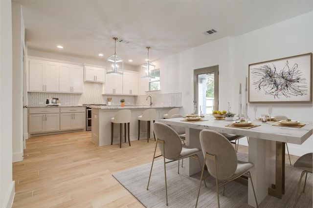 5618 Oaks Lane, Westworth Village, TX 76114