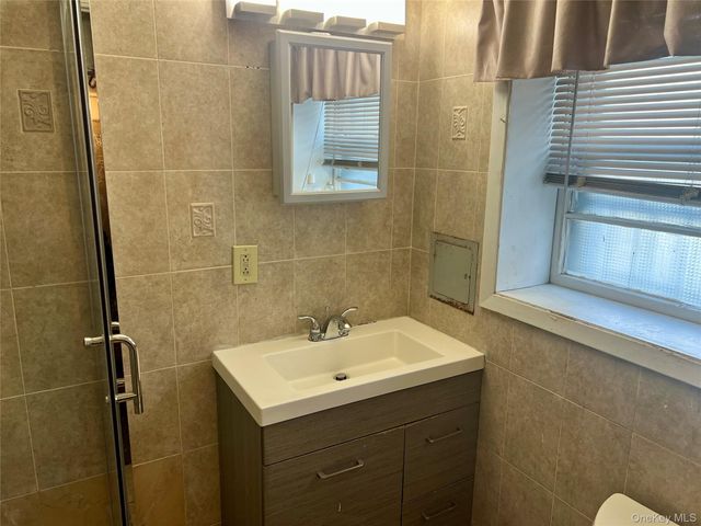 1613 Stadium Avenue, Bronx, NY 10465