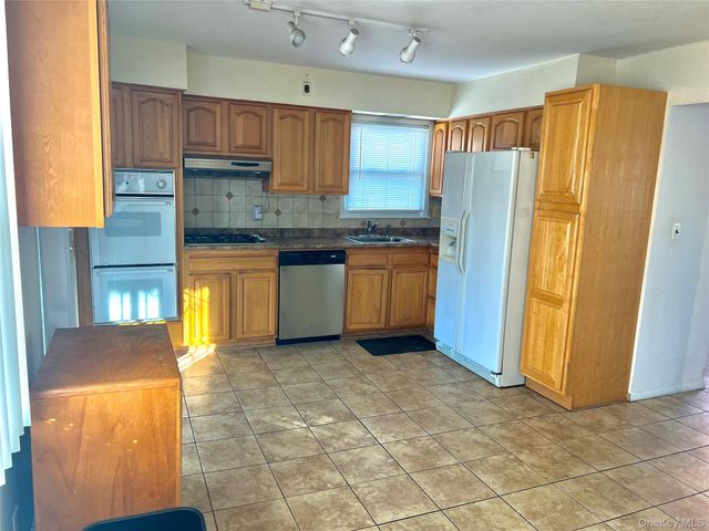 1613 Stadium Avenue, Bronx, NY 10465