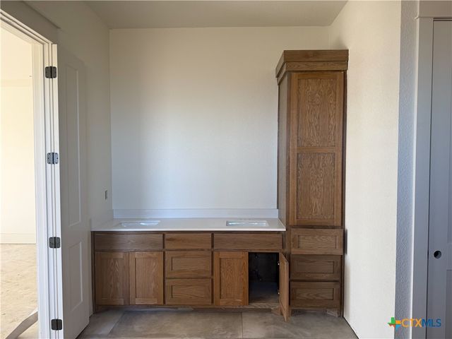 1614 Hunt Drive, Salado, TX 76571