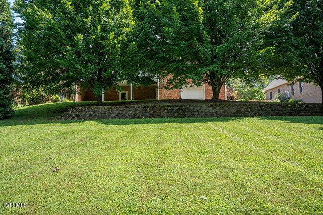 236 Old Stage Drive, Bristol, TN 37620