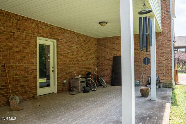 236 Old Stage Drive, Bristol, TN 37620