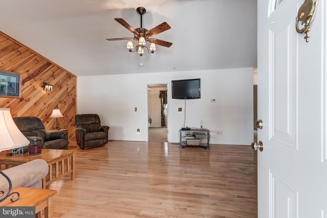 225 LAKEVIEW DR, Mineral, VA 23117