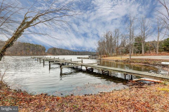 225 LAKEVIEW DR, Mineral, VA 23117