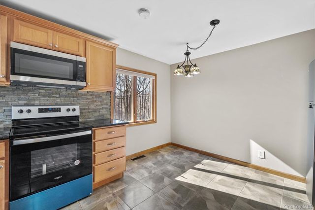 31 Paradise Hill, Highland Mills, NY 10930