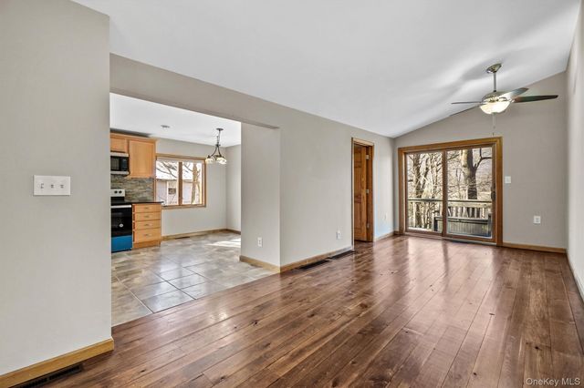 31 Paradise Hill, Highland Mills, NY 10930