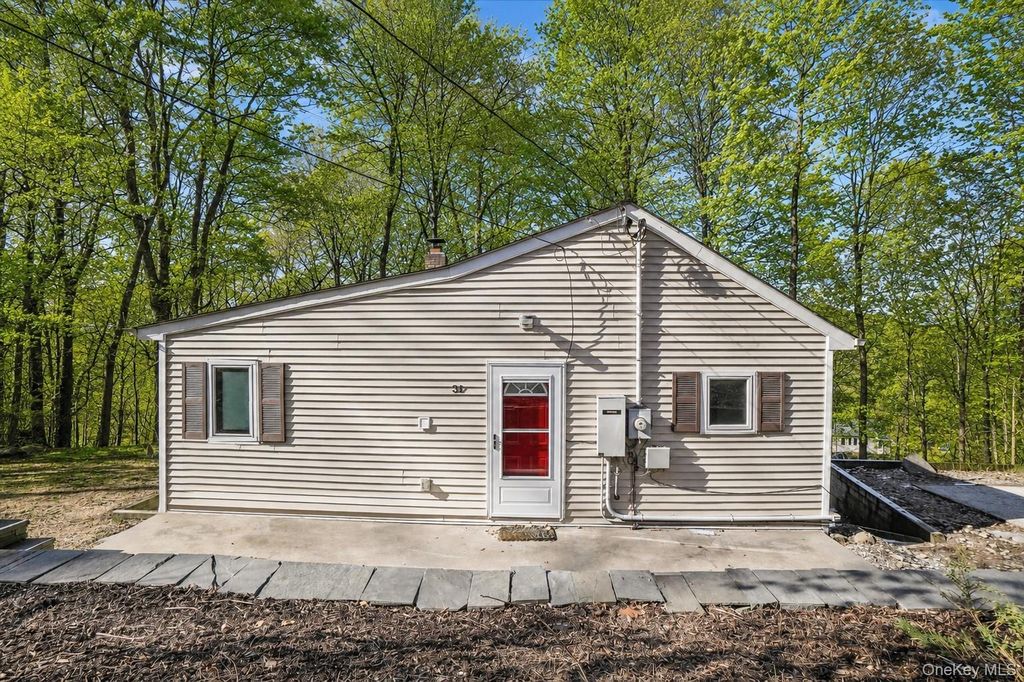 31 Paradise Hill, Highland Mills, NY 10930