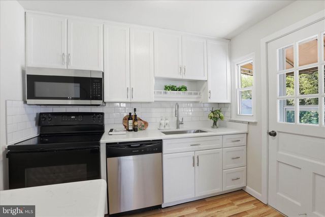 4 RED BUD DR, Millersville, PA 17551