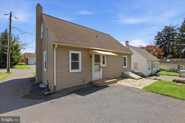 4 RED BUD DR, Millersville, PA 17551