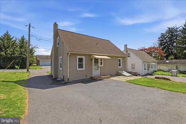 4 RED BUD DR, Millersville, PA 17551