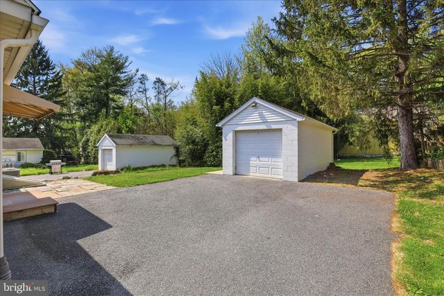 4 RED BUD DR, Millersville, PA 17551