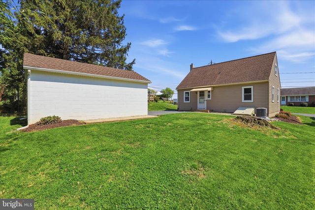 4 RED BUD DR, Millersville, PA 17551