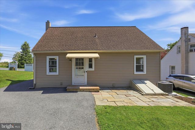 4 RED BUD DR, Millersville, PA 17551