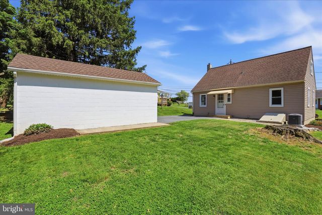 4 RED BUD DR, Millersville, PA 17551