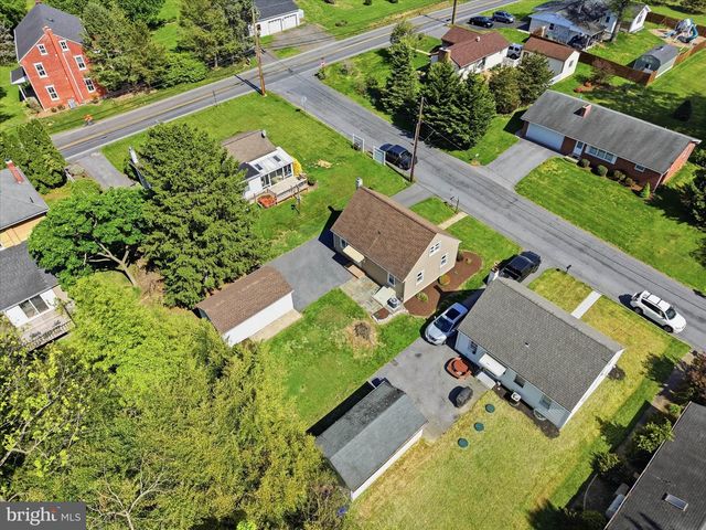 4 RED BUD DR, Millersville, PA 17551