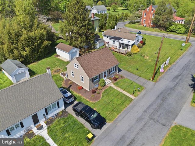 4 RED BUD DR, Millersville, PA 17551