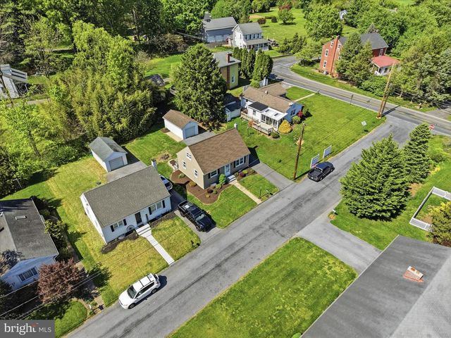 4 RED BUD DR, Millersville, PA 17551
