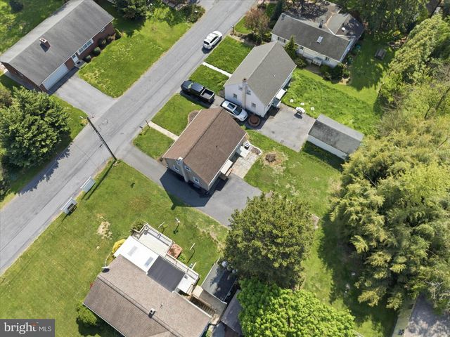 4 RED BUD DR, Millersville, PA 17551