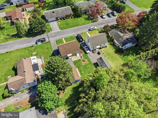 4 RED BUD DR, Millersville, PA 17551