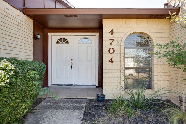 4704 Pemberton Lane, The Colony, TX 75056