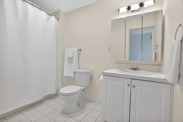 332 Jamaicaway 3, Boston, MA 02130