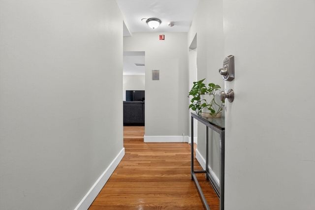 332 Jamaicaway 3, Boston, MA 02130