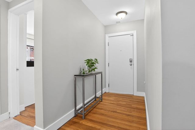 332 Jamaicaway 3, Boston, MA 02130