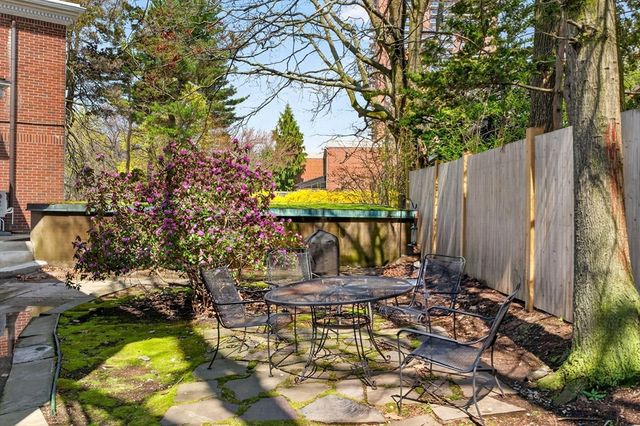 332 Jamaicaway 3, Boston, MA 02130