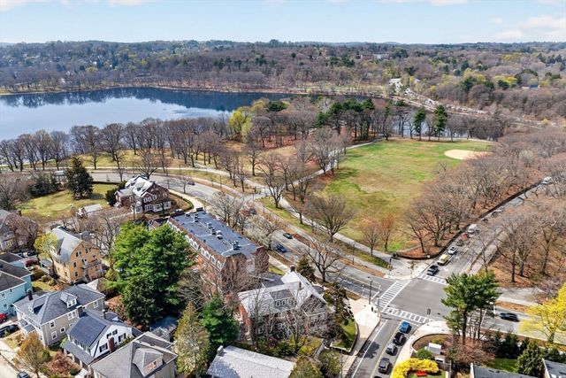 332 Jamaicaway 3, Boston, MA 02130