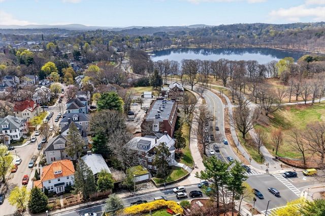 332 Jamaicaway 3, Boston, MA 02130